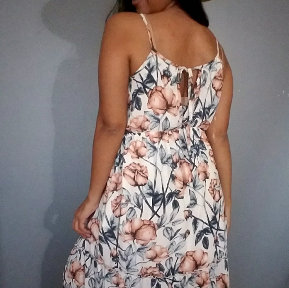 🍃LAST ONE🍃LOVELY IVORY FLORAL MAXI DRESS - Picture 3 of 6